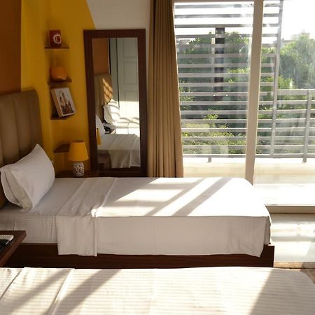 Covie Gurugram 108 Hostel Gurgaon Exterior photo