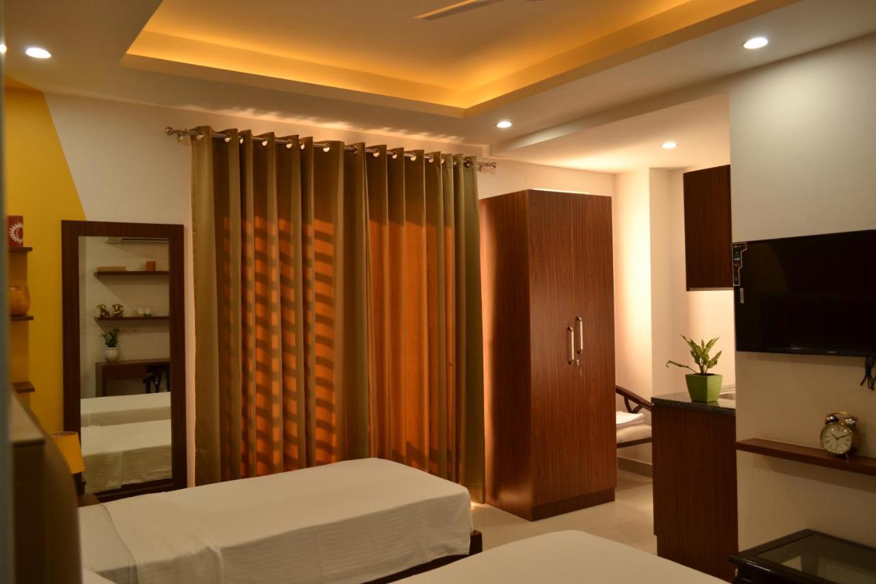 Covie Gurugram 108 Hostel Gurgaon Exterior photo